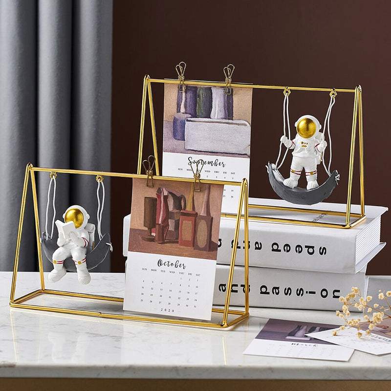 Astronaut Model Swing Calendar Figurines