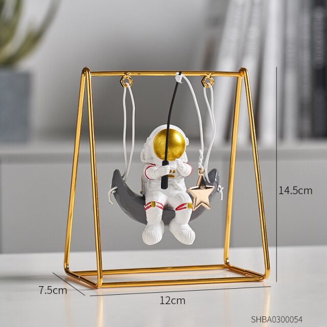 Astronaut Model Swing Calendar Figurines